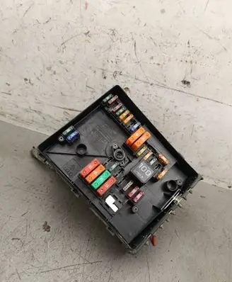 Volkswagen Touran I Fuse box set 1K0937800AB 1K0937821D 1K0937814
