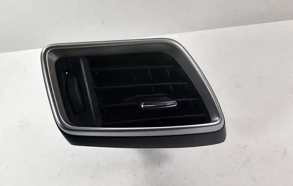 Nissan Qashqai Dashboard side air vent grill/cover trim 687604EH0A