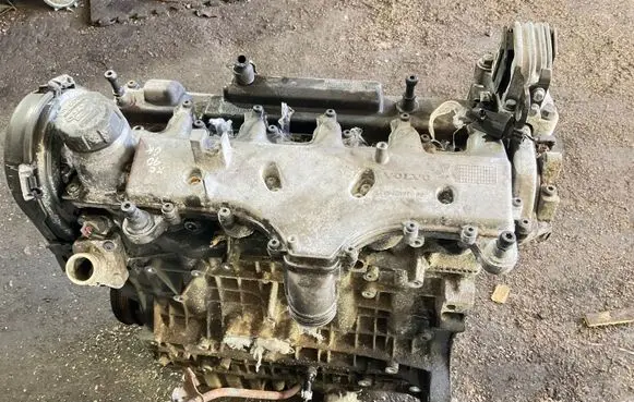 Volvo XC90 Engine 6901215 D5244T
