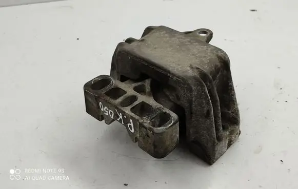 Volkswagen Golf IV Engine mount bracket 1J0199555