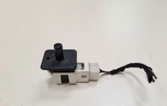 Mercedes-Benz E W211 Rear door sensor 2028209410
