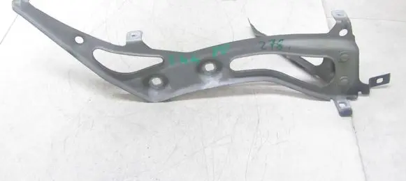 BMW 2 F46 Fender mounting bracket 7297202