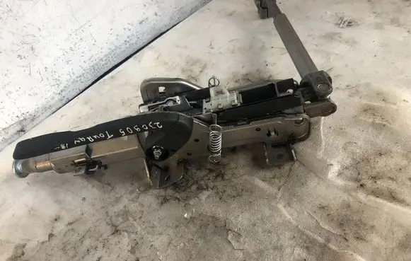 Volkswagen Touran III Steering wheel axle 5Q1419512D