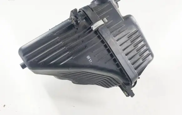 Suzuki Grand Vitara II Air filter box