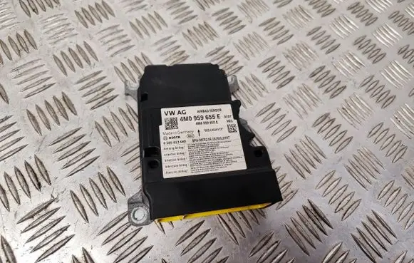Audi Q7 4M Airbag control unit/module 4M0959655E