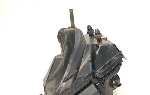 Audi A4 S4 B8 8K Air filter box 8R0133835E 8R0133835