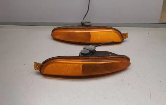 Chrysler 300M Front indicator light CC4805139 CC4805138