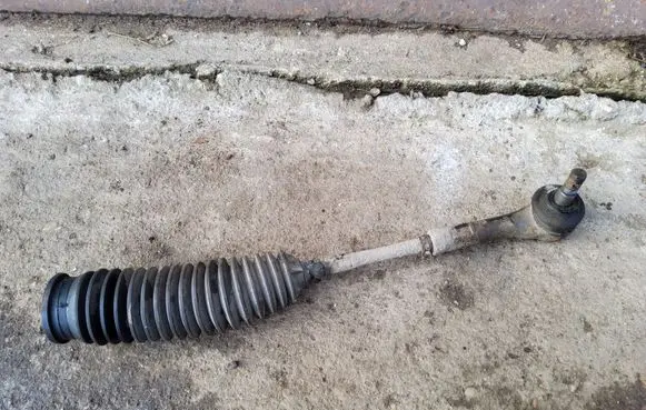 Nissan Almera N16 Steering tie rod 