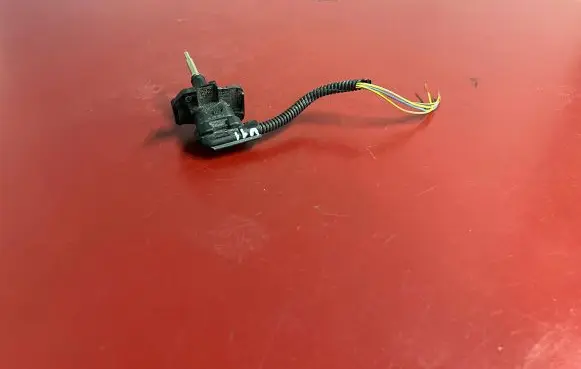 BMW X1 U11 Mass air flow meter 9366362