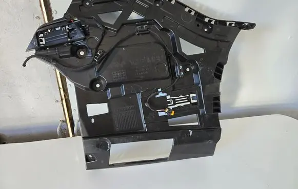 BMW 5 G60 Rear bumper mounting bracket 5A011C4