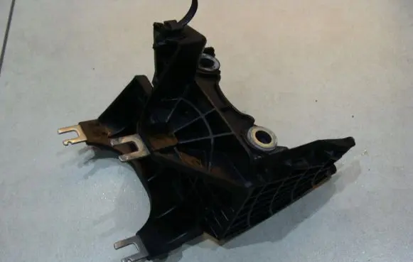 Mercedes-Benz CLA C117 X117 W117 ABS pump bracket A2464300201
