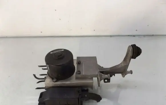 Mercedes-Benz C W203 ABS Pump 2095451432