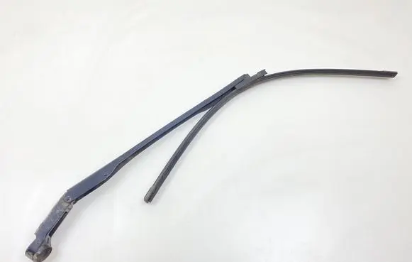Honda CR-V Front wiper blade arm P7195