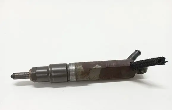 Skoda Fabia Mk1 (6Y) Fuel injector 028130203F 0432193600