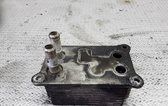 Ford Mondeo Mk III Oil filter mounting bracket