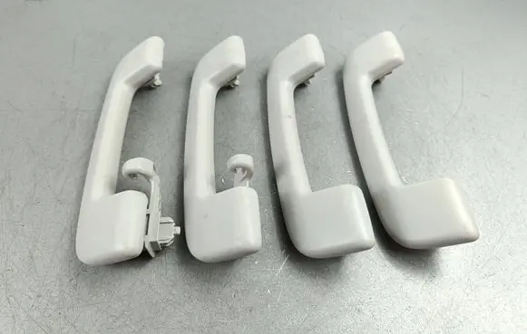 Renault Arkana A set of handles for the ceiling 