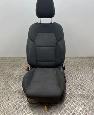 Renault Arkana Front driver seat 