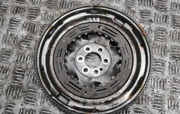 Volkswagen Golf VIII Flywheel