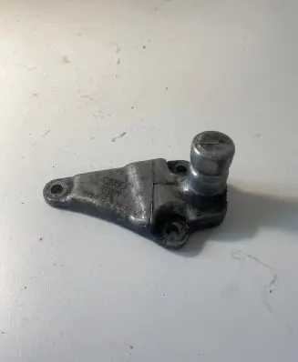 Audi A6 S6 C5 4B Engine mounting bracket 8D0199343J