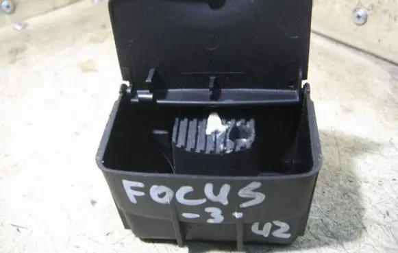 Ford Focus Ashtray (rear) 