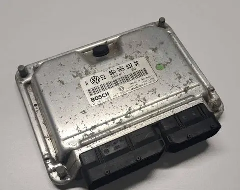 Volkswagen Golf IV Engine control unit/module 06A906032DR 26SA7118 0261206887