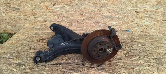 Rear wheel hub