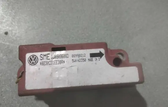 Volkswagen Golf IV Airbag deployment crash/impact sensor 1J0909606D 5WK42350 08990212