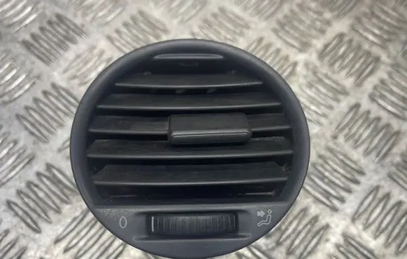 Volkswagen Caddy Dash center air vent grill 3VEX7039AA 2K0819703B
