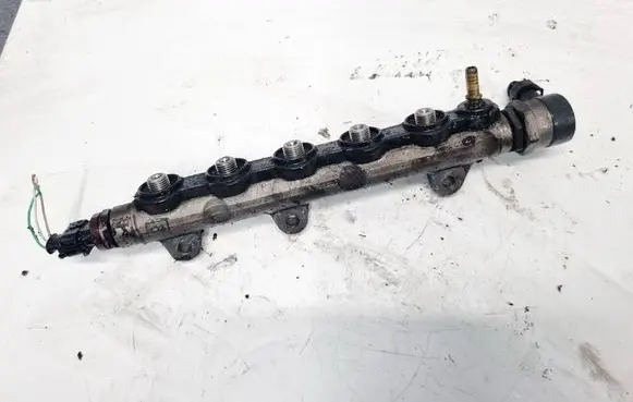 Renault Laguna III Fuel main line pipe 8200842432 0445214155