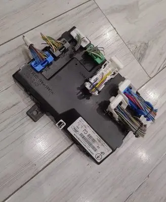 Ford Fiesta Comfort/convenience module 8V51-15K600-CJ