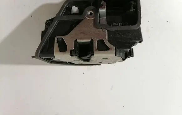 BMW 5 F10 F11 Front door lock 7167073