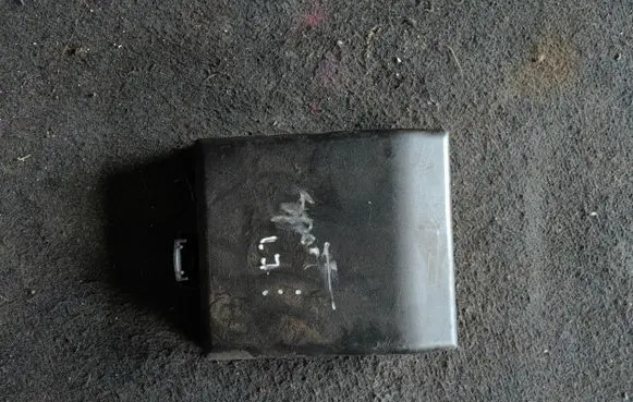 KIA Sportage Fuse box cover 