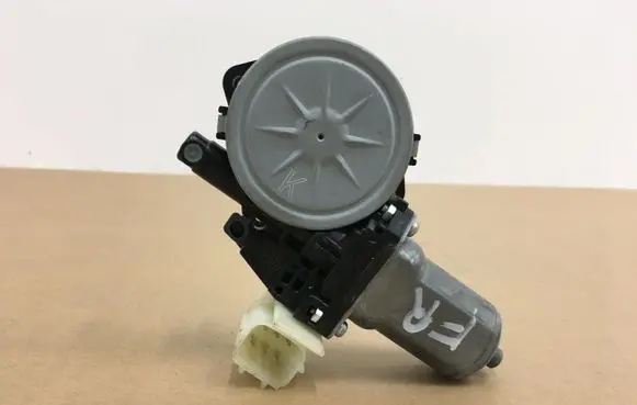 Nissan Micra K14 Front door window regulator motor 807314CA0A 2621005640