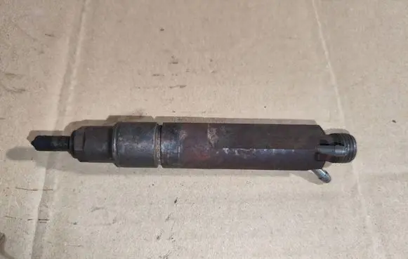 Fuel injector