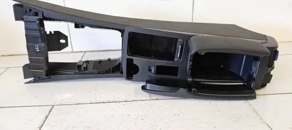Mercedes-Benz C W204 Center console A2046800150