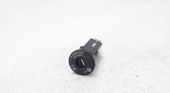 Nissan X-Trail T32 Passenger airbag on/off switch 