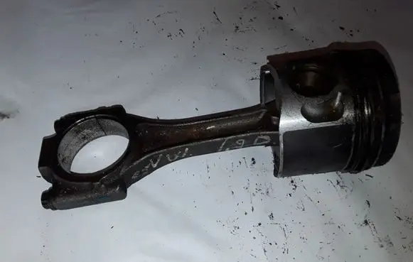 Volkswagen PASSAT B6 Piston with connecting rod 0386