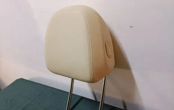 BMW 3 G20 G21 Front seat headrest 7470250 52107470250 19295