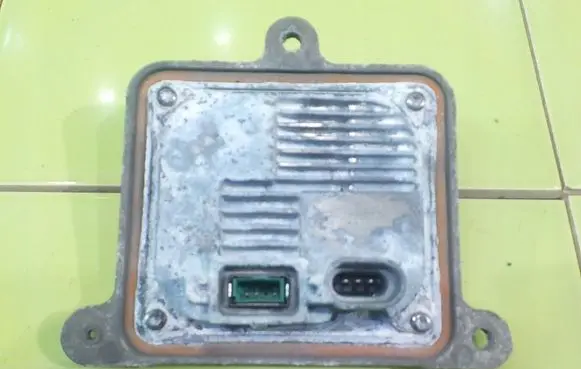 Ford Focus LED ballast control module 10R034663