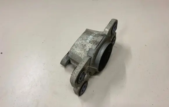 Land Rover Range Rover Evoque L538 Engine mount bracket G3035133
