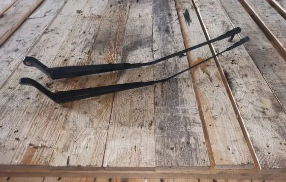 Peugeot 407 Front wiper blade arm