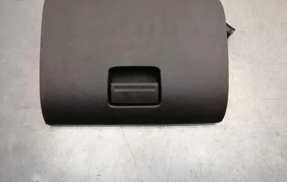 Ford Focus Glove box
