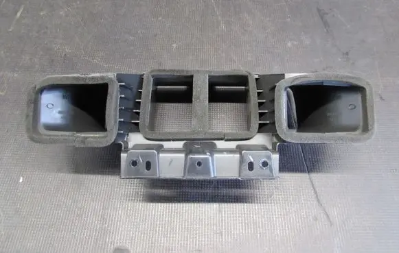 Peugeot 607 Intercooler air guide/duct channel 5595602060