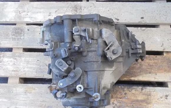 Mitsubishi Colt Manual 4 speed gearbox PMN130195