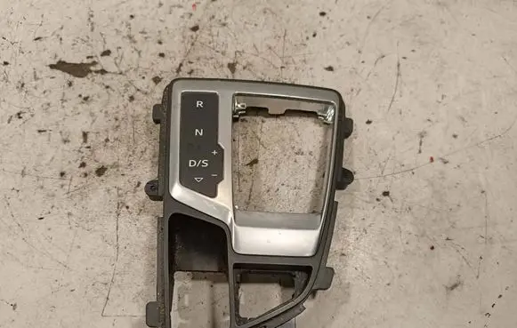 Audi Q7 4M Gear shifter surround trim plastic 4M1713111D 0003185
