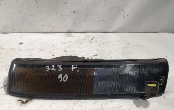 Mazda 323 F Front indicator light