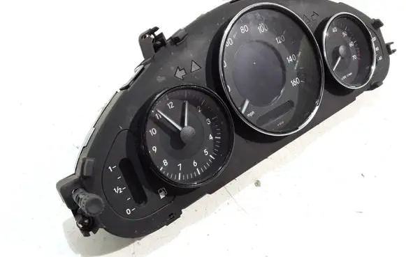 Speedometer (instrument cluster)