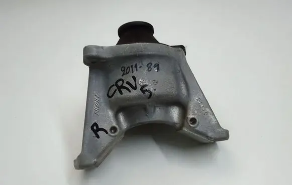 Honda CR-V Engine mount bracket 21T1G