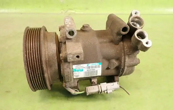 Renault Clio III Air conditioning (A/C) compressor (pump) 8200819568