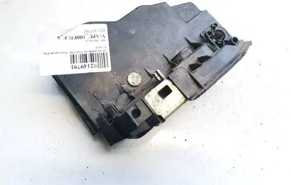 BMW X3 E83 Front door lock 7154619